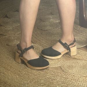 Swedish Hasbeens Black and Tan clogs